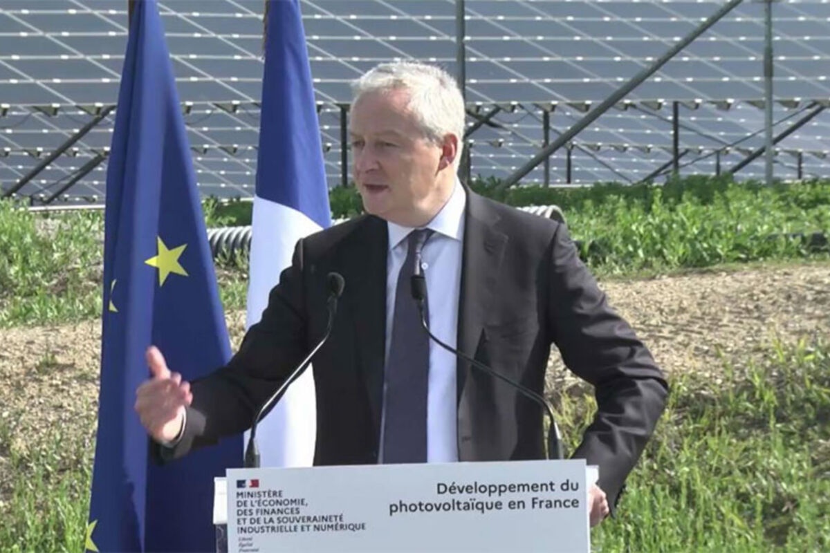 Pháp xem xét điều chỉnh mục tiêu điện mặt trời