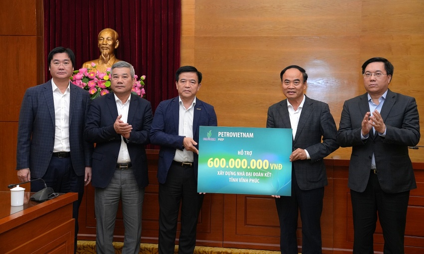 Petrovietanm trao hỗ trợ 600 triệu đồng