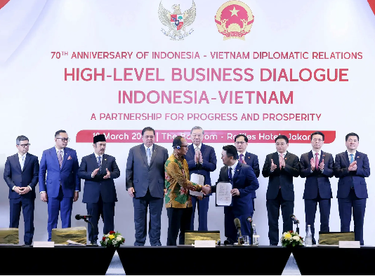 FPT cung cấp công nghệ AI tiên tiến cho tập đoàn dầu khí lớn nhất Indonesia FPT cung cấp công nghệ AI tiên tiến cho tập đoàn dầu khí lớn nhất Indonesia