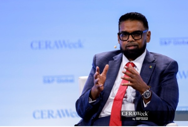 Guyana kêu gọi giải pháp hòa bình cho cuộc xung đột dầu mỏ với Venezuela