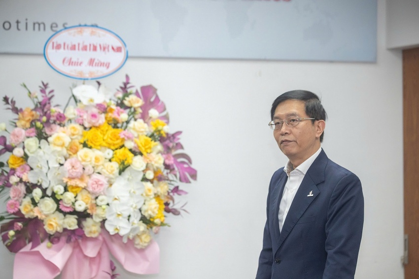 rong ngày đặc biệt của Tạp chí, Đồng chí Trần Quang Dũng gửi lời chúc mừng tới tập thể cán bộ, phóng viên, biên tập viên Tạp chí Năng lượng Mới - PetroTimes nhân dịp kỷ niệm 13 năm ngày ra số đầu tiên