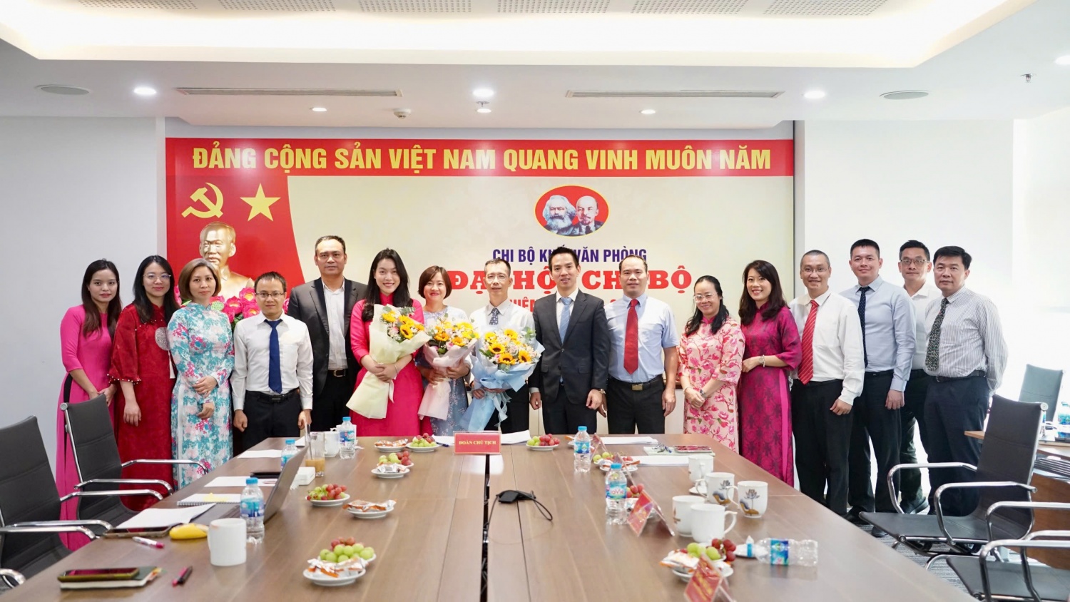 Đại hội Chi bộ Khối Văn phòng nhiệm kỳ 2025-2027 thành công tốt đẹp, đánh dấu quyết tâm đổi mới