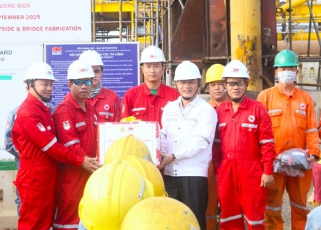 Biểu dương người lao động xuất sắc trên công trình BK-24