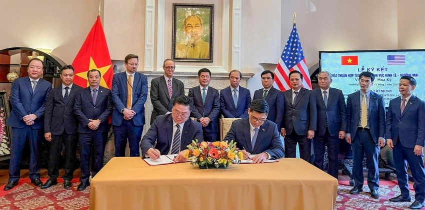 Petrovietnam enhances economic and trade cooperation with US partners