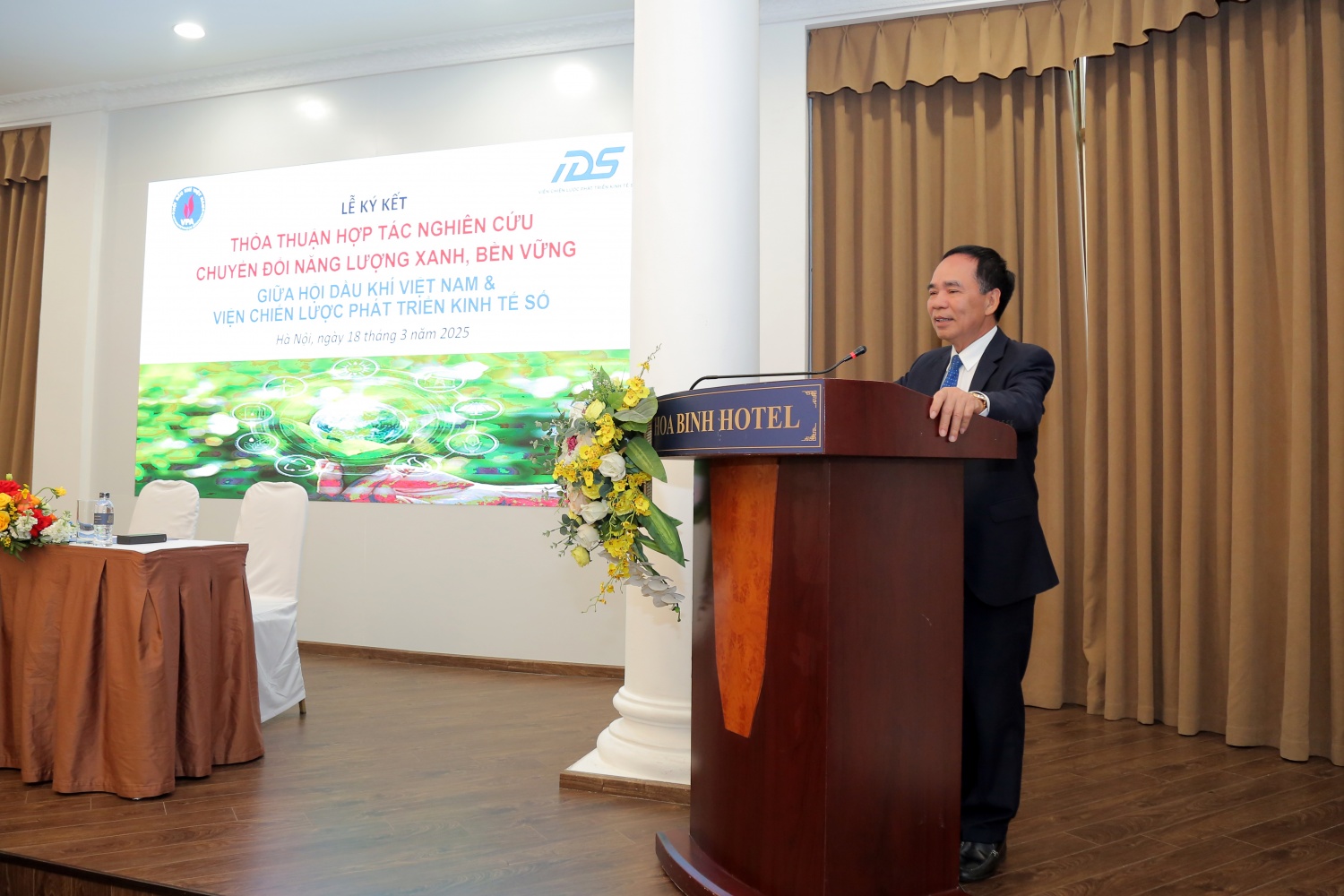 Hội Dầu khí Việt Nam tăng cường hợp tác nghiên cứu chuyển đổi năng lượng xanh, bền vững