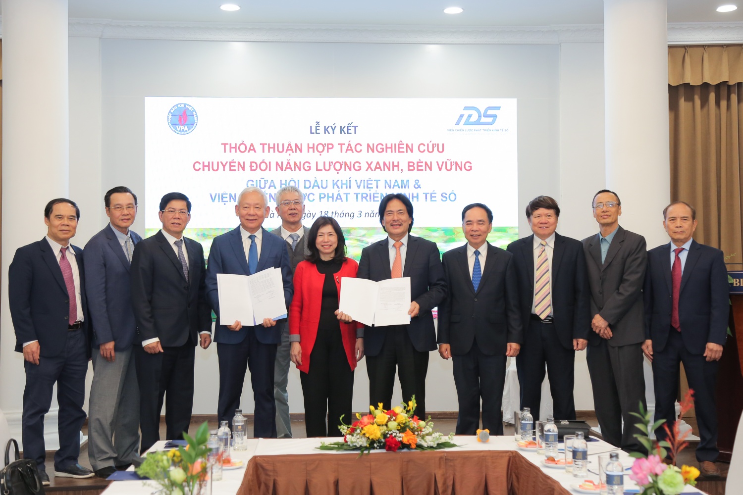 Hội Dầu khí Việt Nam tăng cường hợp tác nghiên cứu chuyển đổi năng lượng xanh, bền vững