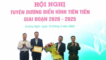 BSR tuyên dương điển hình tiên tiến và chào mừng mốc 50 triệu giờ công an toàn