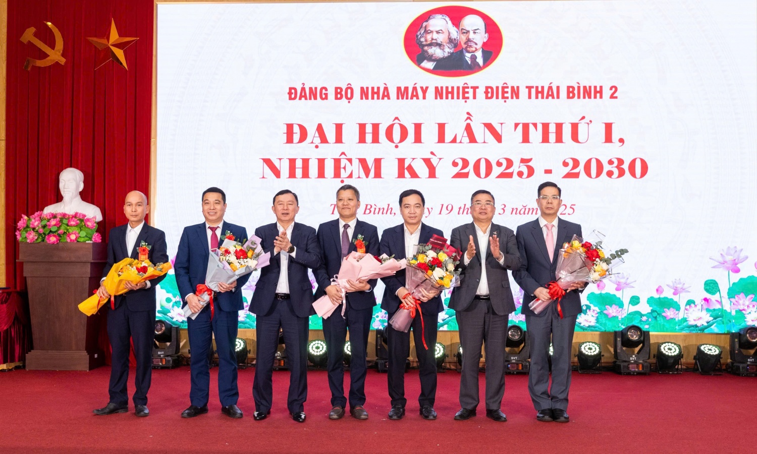 Quyết tâm phấn đấu trở thành nhà máy điện hiệu quả cao