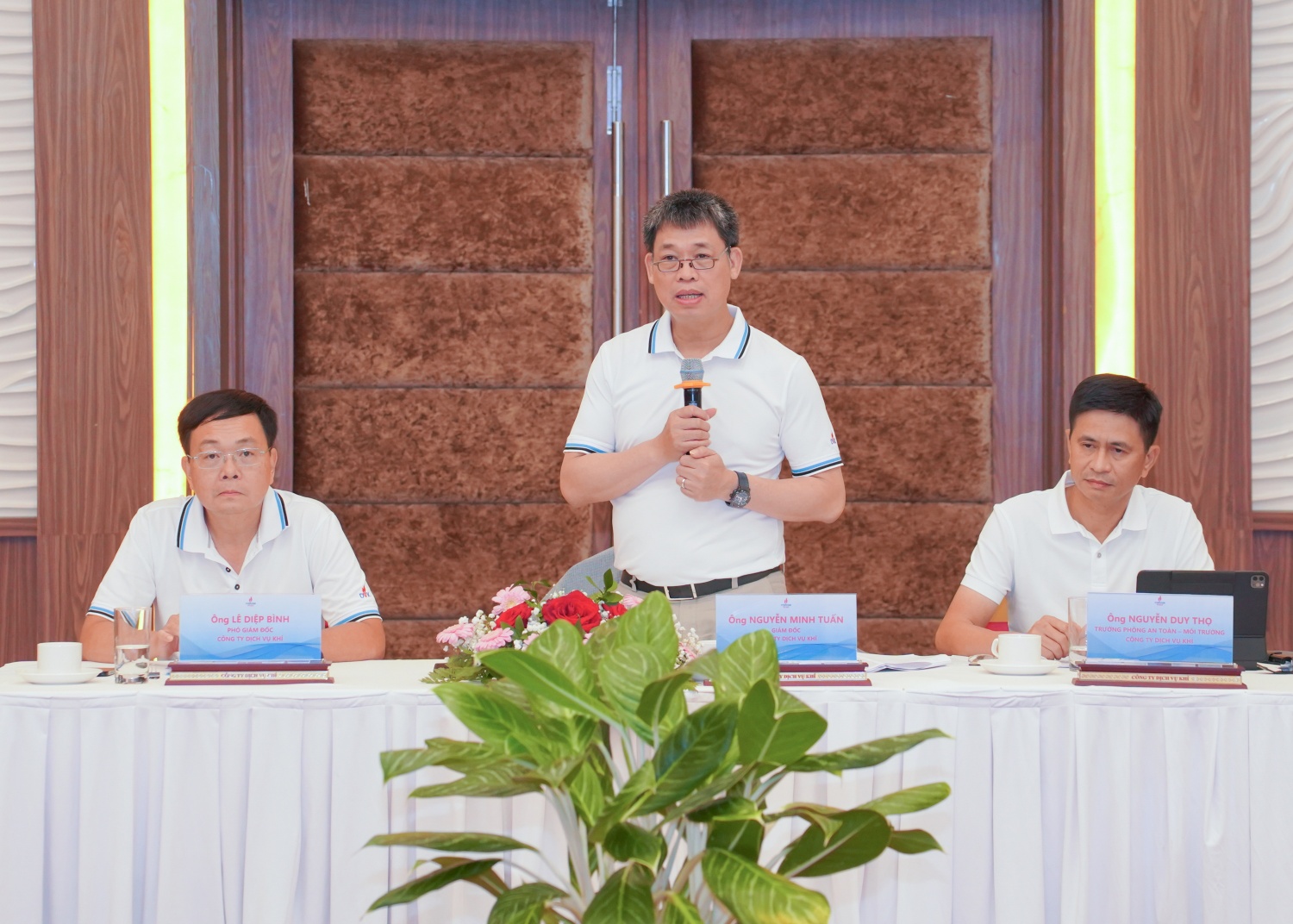 Đoàn chủ tịch điều hành Hội nghị