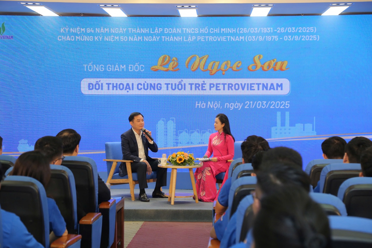 Tổng Giám đốc Petrovietnam Lê Ngọc Sơn đối thoại với đoàn viên, thanh niên toàn Tập đoàn