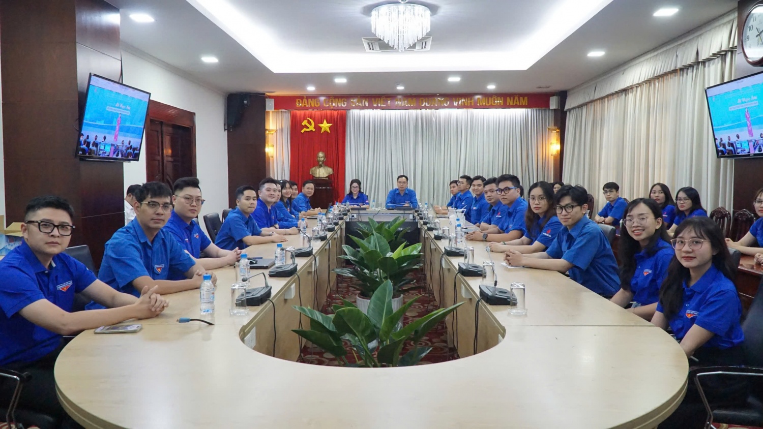 Tổng Giám đốc Petrovietnam Lê Ngọc Sơn đối thoại với đoàn viên, thanh niên toàn Tập đoàn