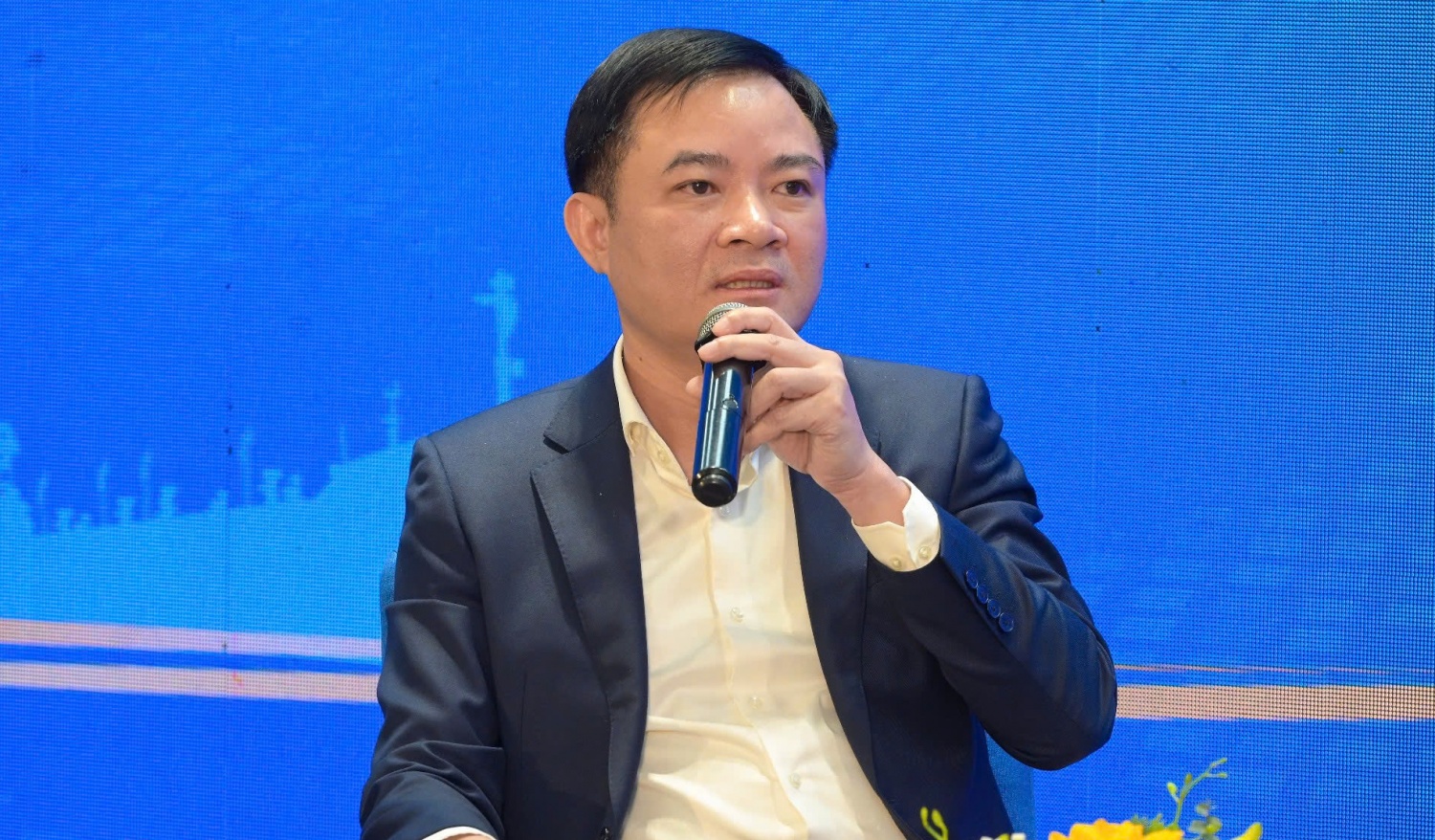 Tổng Giám đốc Petrovietnam Lê Ngọc Sơn đối thoại với đoàn viên, thanh niên toàn Tập đoàn