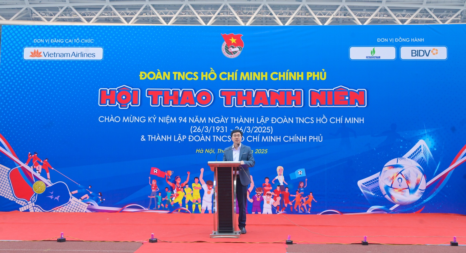 Đồng chí Bùi Hoàng Tùng, Uỷ viên BCH Đảng bộ Chính phủ, Bí thư Đoàn Chính phủ phát biểu tại chương trình