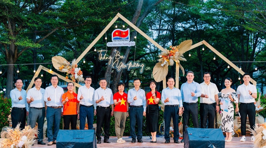Vietsovpetro: Đêm nhạc Vietsovpetro: Đêm nhạc “Tháng Ba - Lời yêu thương” lần 2 - đoàn kết và chia sẻ vì cộng đồng