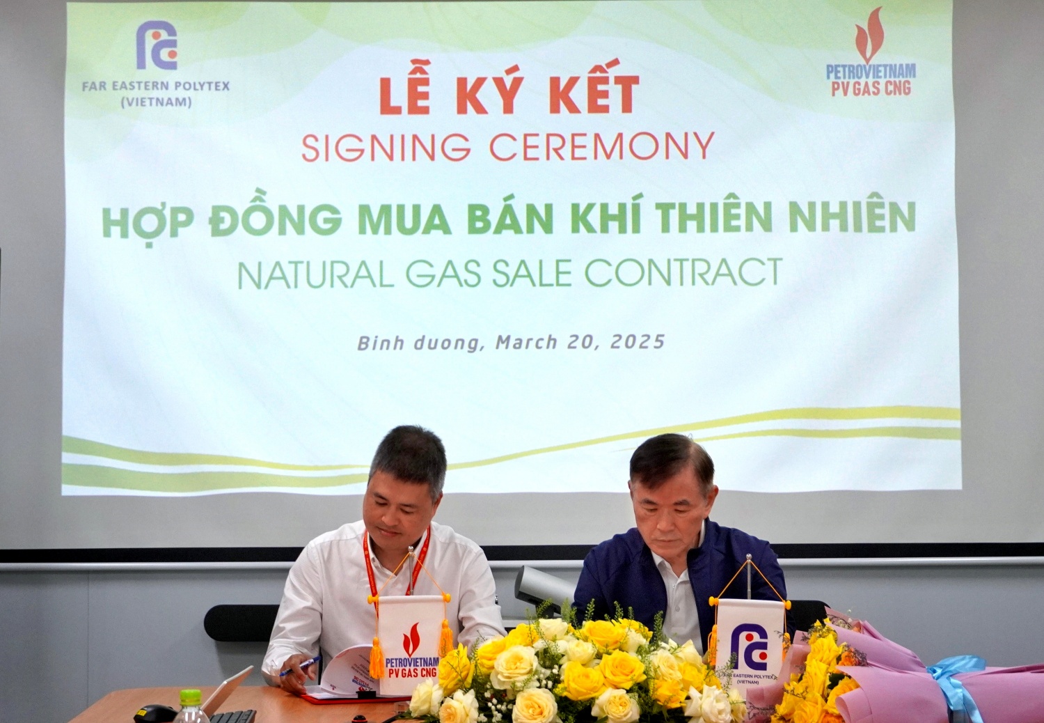 Đại diện hai bên ký kết hợp đồng mua bán khí thiên nhiên