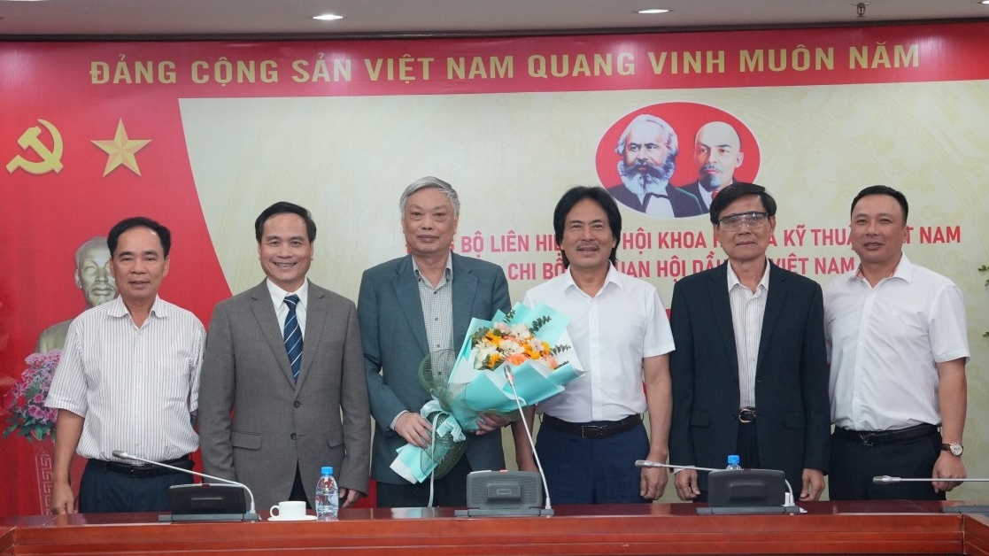 Đẩy mạnh công tác tư vấn, phản biện chính sách trong phát triển ngành năng lượng và dầu khí