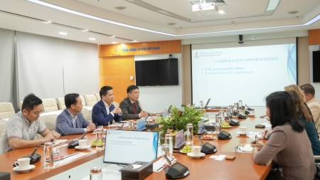 PV GAS President and CEO welcomes US Consulate General in Ho Chi Minh City