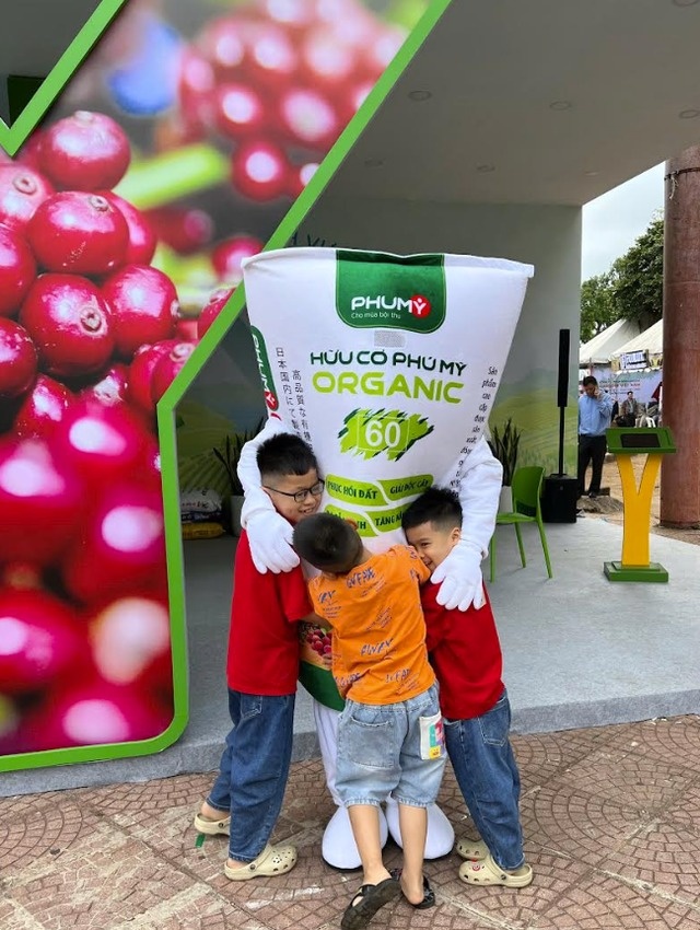 PVFCCo - Phú Mỹ tiếp tục được bình chọn là “Hàng Việt Nam chất lượng cao” năm thứ 22 liên tiếp