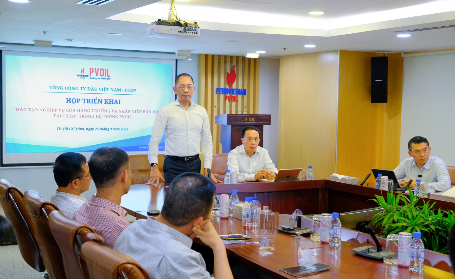 Ông Cao Hoài Dương – Bí thư Đảng ủy, Chủ tịch HĐQT PVOIL phát biểu tại buổi triển khai khóa đào tạo