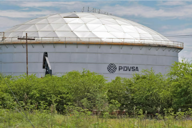 PDVSA tạm ngừng cấp phép vận chuyển dầu cho Chevron