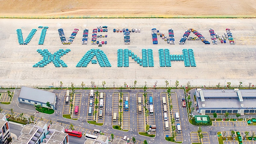 Gần 400 xe điện VinFast lập kỷ lục xếp chữ “Vì Việt Nam Xanh” tại Ngày Hội Xanh 2025