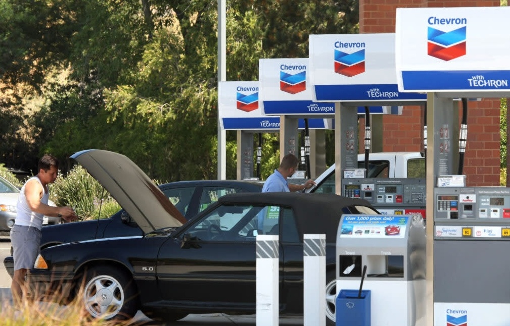 Vì sao Chevron vẫn bám trụ tại Venezuela giữa "bão" phong tỏa?