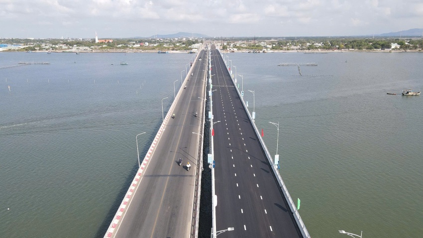 Đột phá hạ tầng - Thúc đẩy phát triển toàn diện
