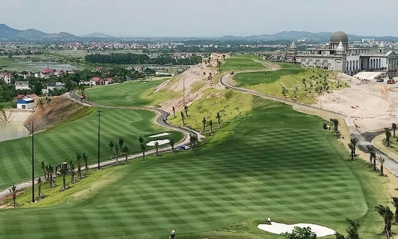 Điểm tin xây dựng -bất động sản ngày 21/4: Thanh tra chỉ loạt sai phạm tại dự án sân golf 1.214 tỷ đồng ở Bắc Giang