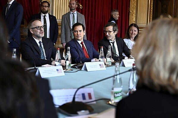 Ngoại trưởng Mỹ Marco Rubio tham dự một cuộc họp về Ukraine tại Paris.  Ngoại trưởng Mỹ Marco Rubio tham dự một cuộc họp về Ukraine tại Paris.