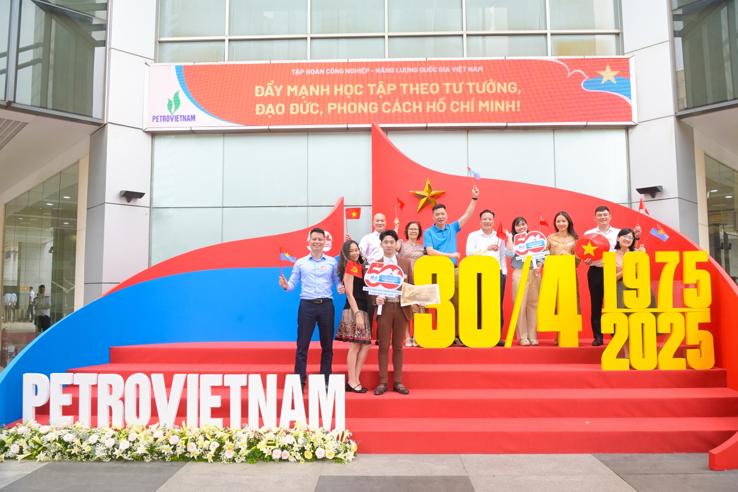 Bộ máy Quản lý và Điều hành Petrovietnam kỷ niệm 50 năm Giải phóng miền Nam, thống nhất đất nước