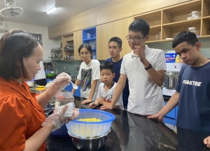 Cô giáo mầm non và lớp học miễn phí cho trẻ tự kỷ