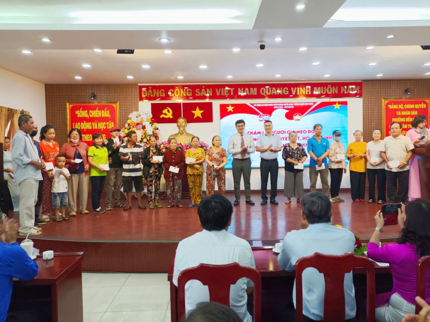 PTSC đồng hành cùng phường Bến Nghé kỷ niệm 50 năm Giải phóng miền Nam, thống nhất đất nước