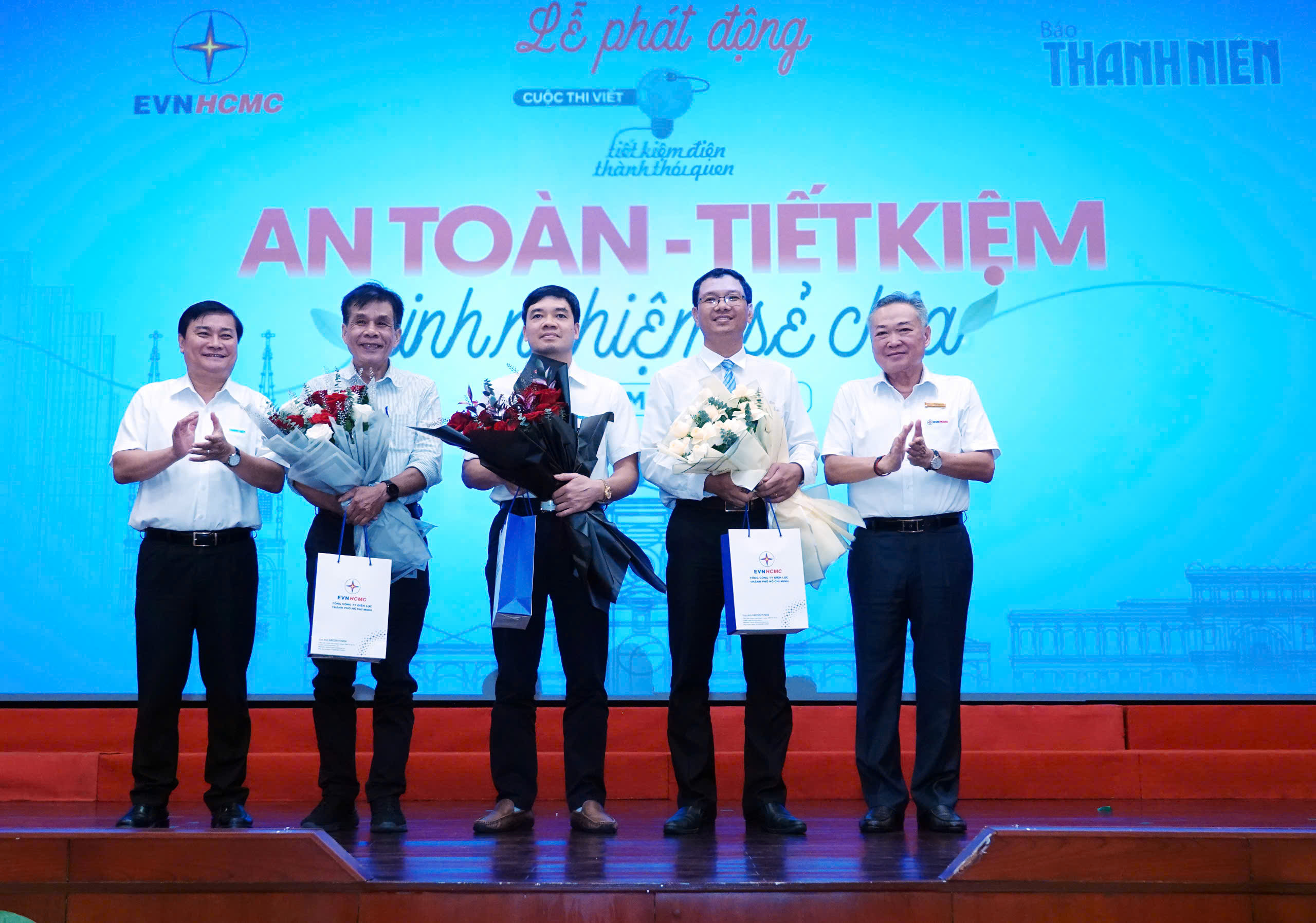 Cuộc thi viết 'Tiết kiệm điện thành thói quen' năm 2025: Tổng giải thưởng 130 triệu đồng; phong phú chủ đề, cách thể hiện- Ảnh 9.