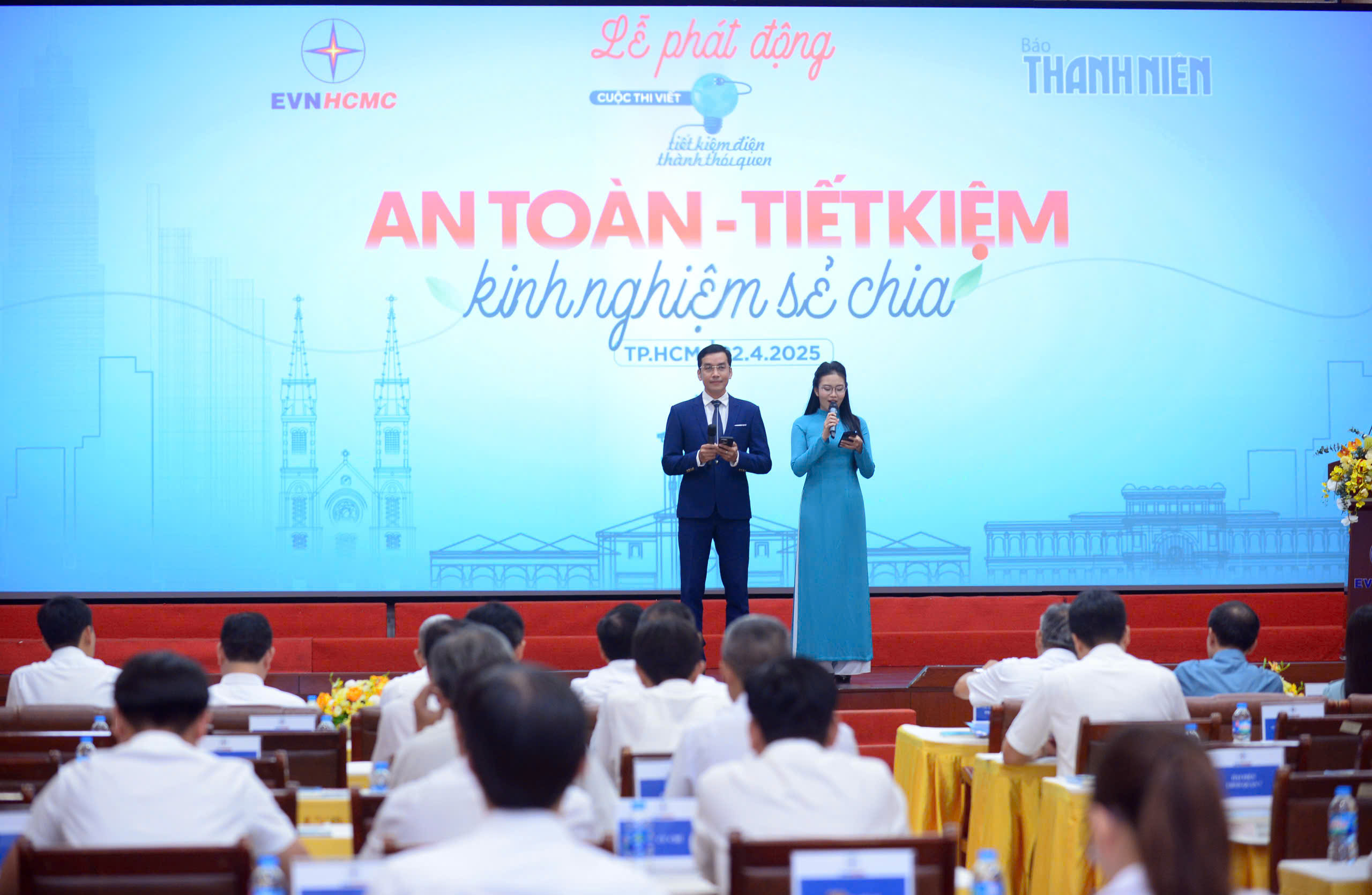 Cuộc thi viết 'Tiết kiệm điện thành thói quen' năm 2025: Tổng giải thưởng 130 triệu đồng; phong phú chủ đề, cách thể hiện- Ảnh 3.