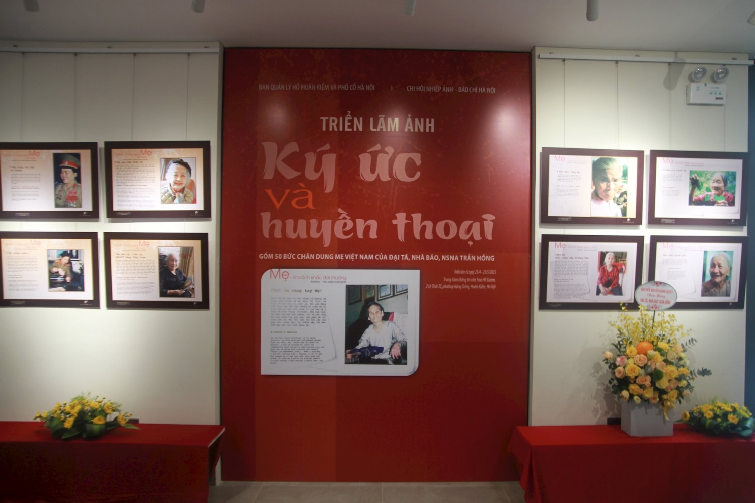 Triển lãm giới thiệu 50 bức ảnh chân dung đầy xúc động về các Bà mẹ Việt Nam anh hùng - những biểu tượng sống động của tình mẫu tử, của lòng yêu nước thầm lặng nhưng mãnh liệt.