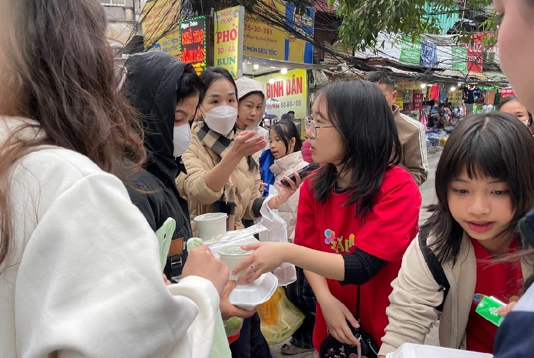 "Họa màu nắng, vẽ nét thương": Lan tỏa yêu thương đến với những hoàn cảnh khó khăn