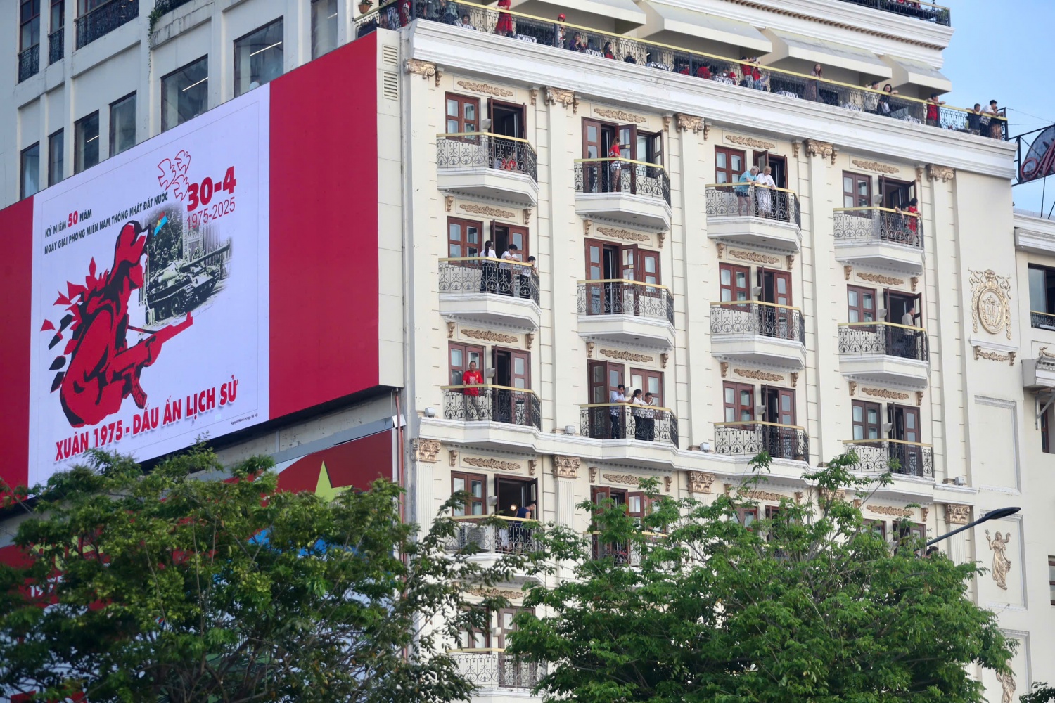 Gần 2 triệu lượt khách đến TP HCM dịp lễ 30/4 - 1/5