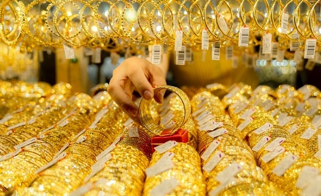 Giá vàng trong nước cao hơn thế giới hàng chục triệu đồng, NHNN nói gì?