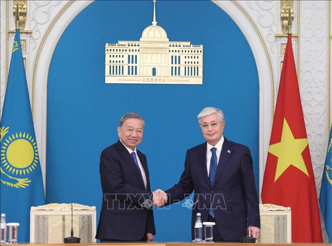 Tổng Bí thư Tô Lâm chứng kiến Lễ trao các văn kiện hợp tác song phương Việt Nam - Kazakhstan- Ảnh 6.