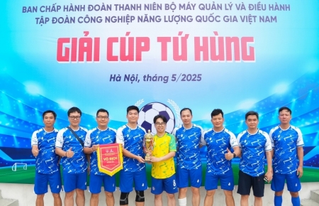 Sôi nổi Giải bóng đá Cúp Tứ Hùng do Đoàn Thanh niên BMQL&ĐH Petrovietnam tổ chức