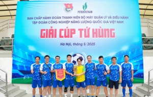 Sôi nổi Giải bóng đá Cúp Tứ Hùng do Đoàn Thanh niên BMQL&ĐH Petrovietnam tổ chức
