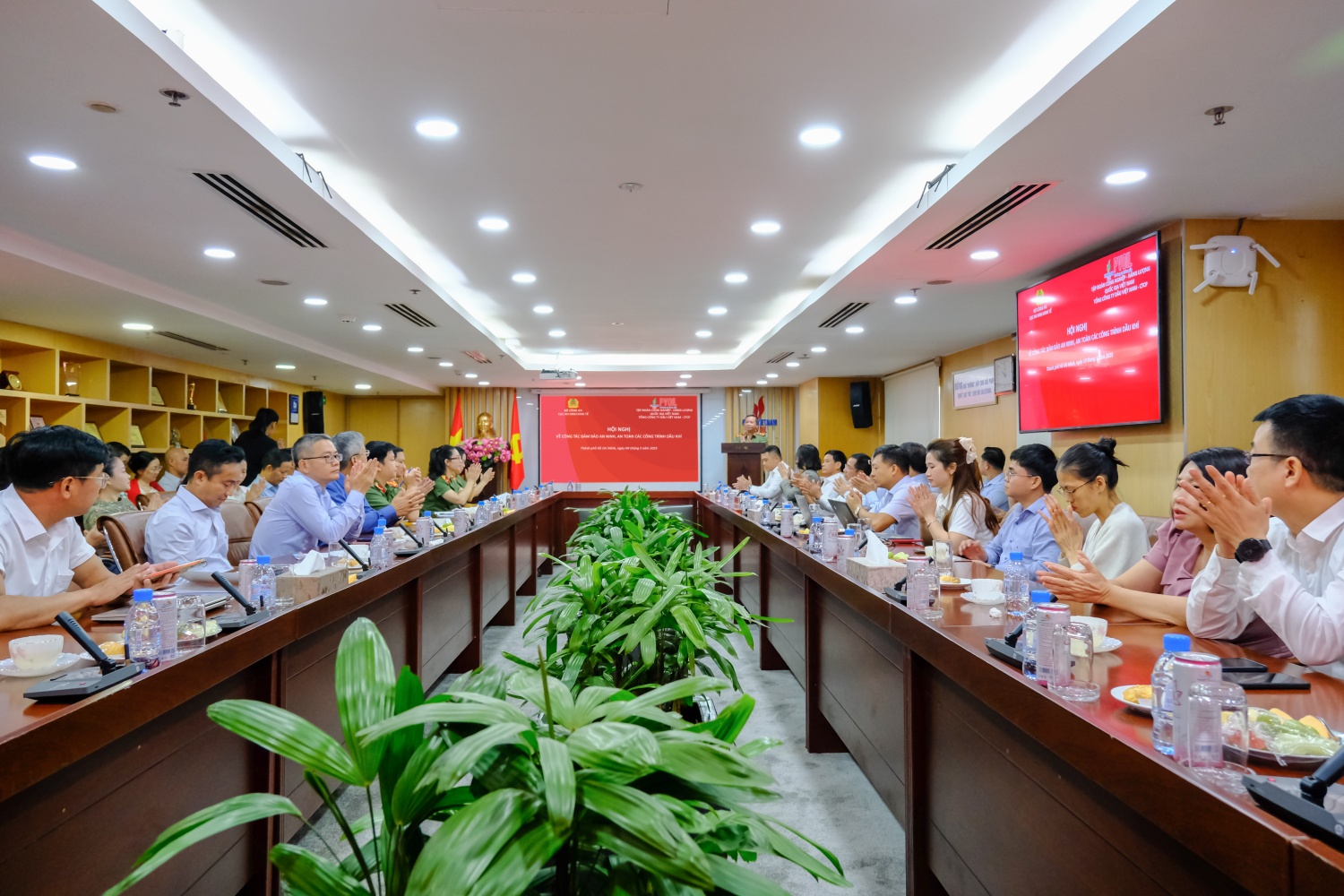 Toàn cảnh Hội nghị