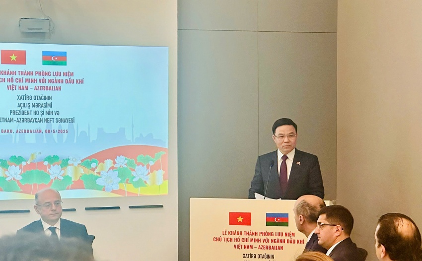 Đồng chí Lê Mạnh Hùng, Bí thư Đảng ủy, Chủ tịch HĐTV Petrovietnam phát biểu tại buổi Khánh thành phòng lưu niệm