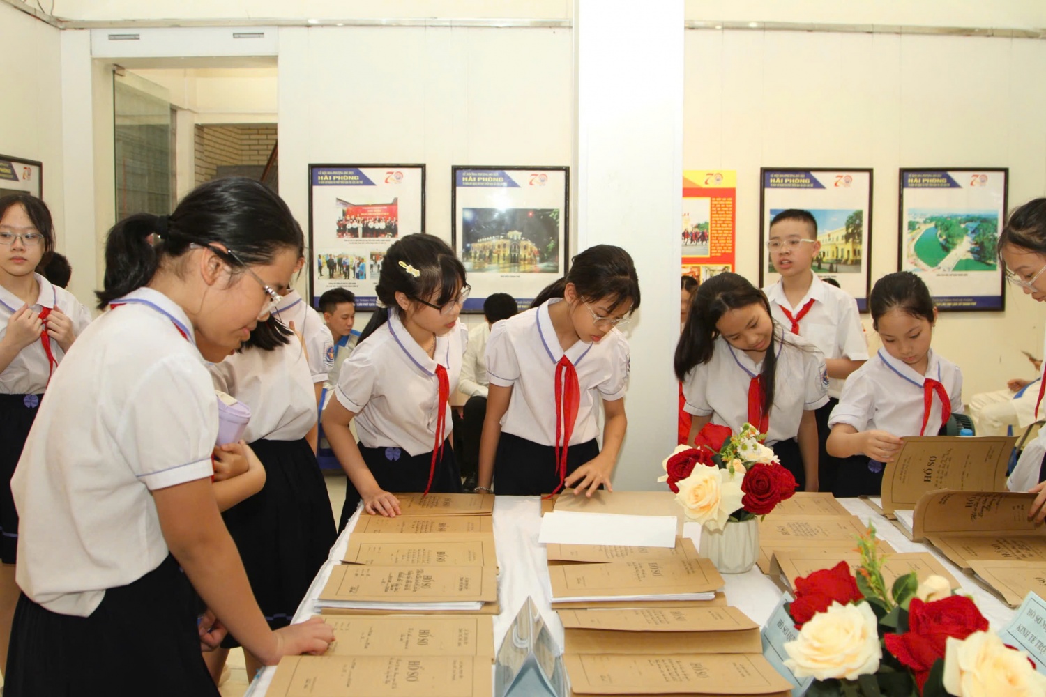 Triển lãm chuyên đề “Hải Phòng 70 năm xây dựng và phát triển qua tài liệu lưu trữ