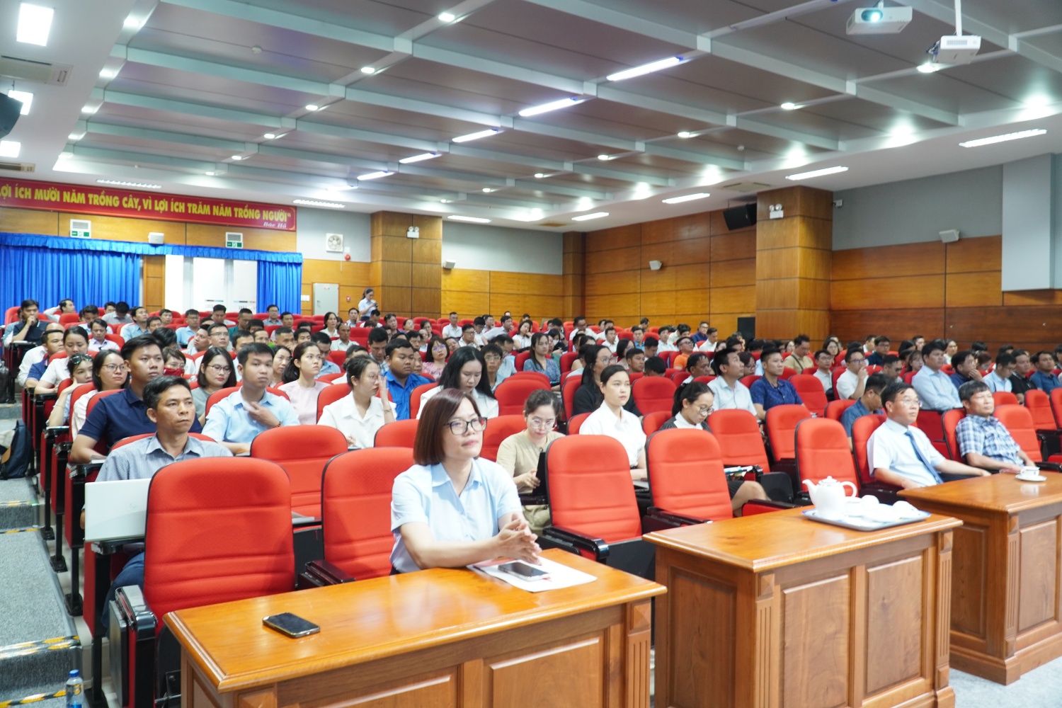 Đảng ủy Petrovietnam khai giảng Lớp bồi dưỡng nhận thức về Đảng và Lớp bồi dưỡng lý luận chính trị năm 2025 khu vực Vũng Tàu
