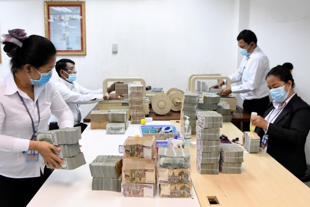 Điểm tin ngân hàng ngày 13/5: Tăng tốc cuộc đua Private Banking phục vụ giới siêu giàu
