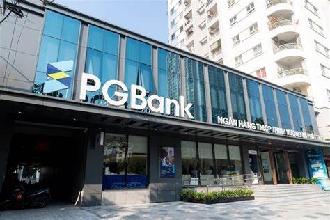 Điểm tin ngân hàng ngày 13/5: Tăng tốc cuộc đua Private Banking phục vụ giới siêu giàu