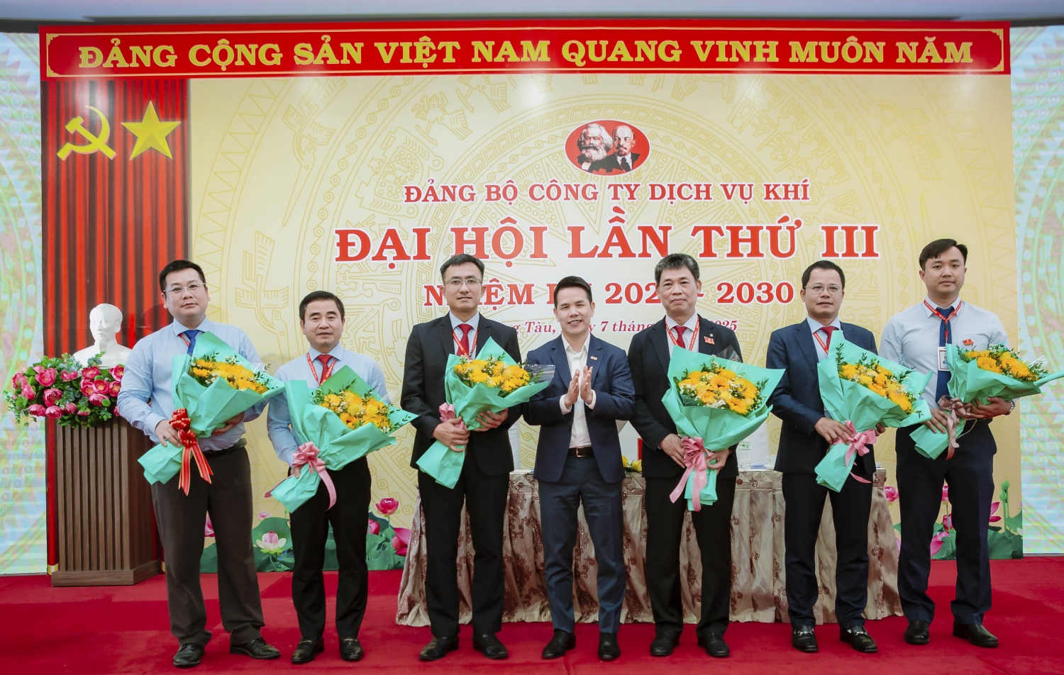 Chúc mừng Ban Chấp hành Đảng bộ PV GAS SERVICES