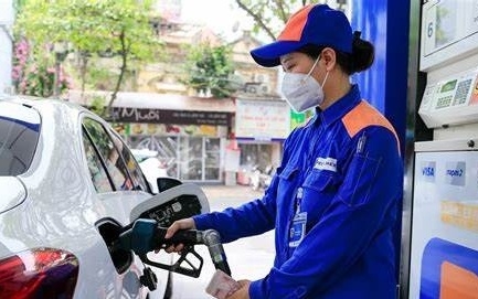 Đề xuất giảm thuế VAT đối với xăng dầu đến hết năm 2026