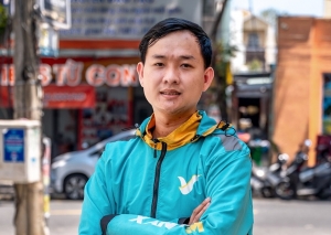 Tài xế Xanh SM Bike trúng ô tô VinFast VF 3: “Cứ làm việc có tâm, điều tuyệt vời sẽ tới”